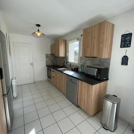 Holiday home Ty Plom Proche Du Centre Et Des Plages